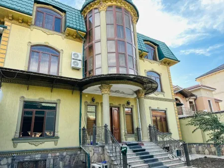 Соро Отель Отели рядом с Аэропорт Душанбе