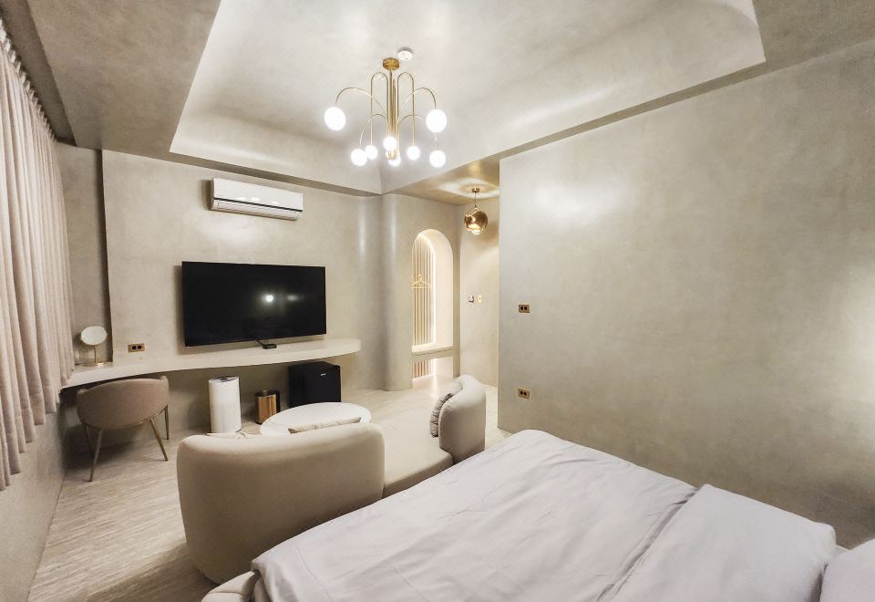 2. ART BnB..