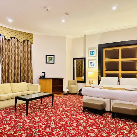 OYO New Charles Dickens Hotel