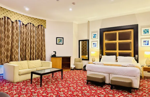 OYO 新查爾斯狄更斯