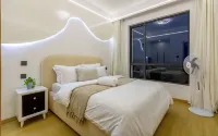 City-View 1BR near Junction Mall| Heated pool+Gym