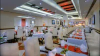 Hotel Clarks Varanasi Ltd - Desayuno