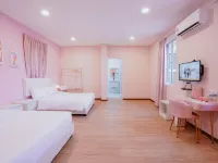 The Pink Boutique Hoteles cerca de Complejo Komtar