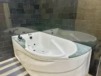 Mount Austin Landed Homestay 16pax Karaoke Jacuzzi BBQ by Stayrene -  Casas de vacaciones