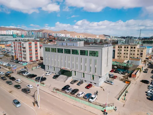 Zenn Hotel Erdenet - parking