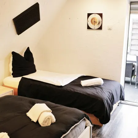 Bright 2-room apartment for 6 · Terrace · 8 min to the trade fair Hotels in Offenburg