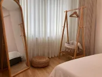Newly Renovated Japandi 1BR | Near Shangri-La - Condos