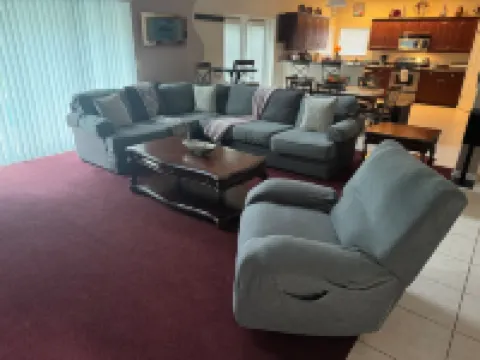 Beautiful Pool Home near the I95 Exit 284