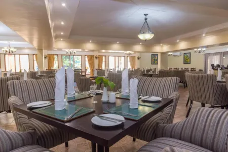 Sunbird Mzuzu Hotel Отели в г. Мзузу
