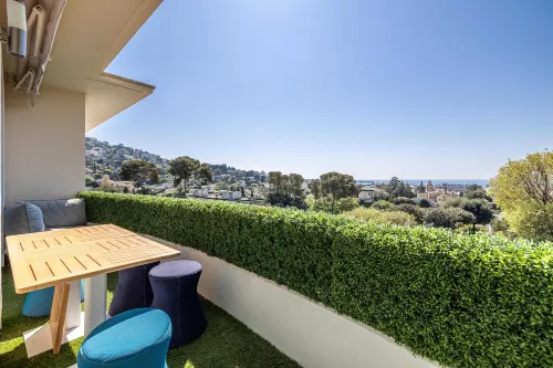 Modern flat with sea view - AC- 2BR- 4P - Cannes