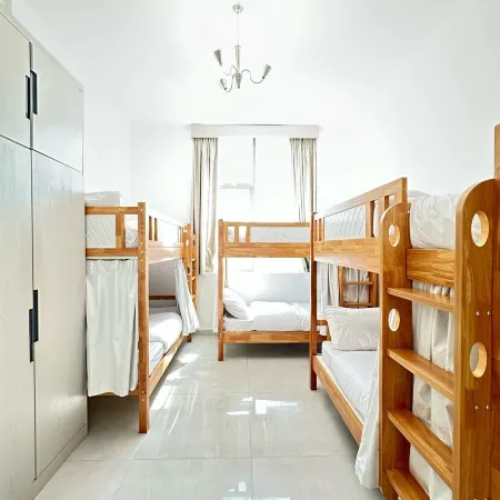Alphatel Hostel - Dubai World Trade Centre