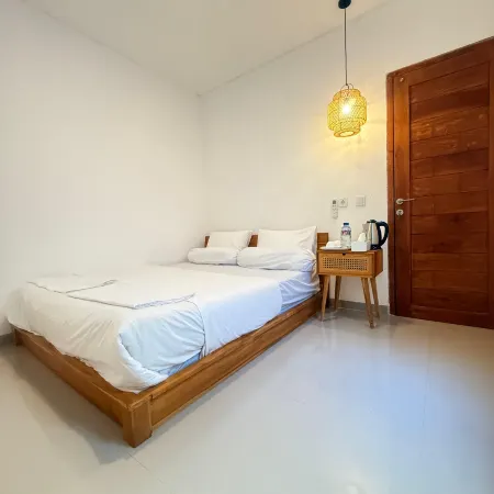 Private Room in Villa 10 Mins To Sanur Beach Отели рядом с достопримечательностью «Пляж Пенджембак»