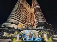 Citadines Ha Long Sea View Apartments by HALA 鄰近NỘi Thất Ô Tô Sài Gòn Kiên Định的酒店