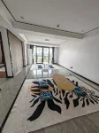 Musical fountain. Extra-large family room.