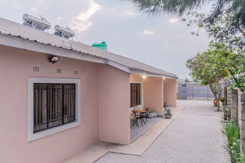 Cozy Stead Ndeke Serviced Apartment, Lusaka -  Ferienwohnungen