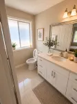 Centrally Located Quiet & Bright Suite
