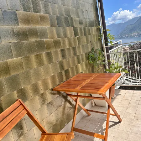 Como lake view/ktcn/AC/WiFI/free Parking