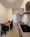 Düsseldorf City Center 2-Bedroom Apartment with Kitchen - Airport Shuttle