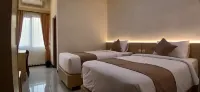 The Loein Hotel Purwokerto - parking