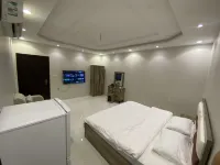 Luxury 1-Bedroom Apartment with Private Bathroom – J13 - Kondo