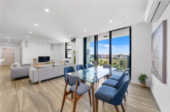 Prime 3BR Apt(Parking)/ICC/DarlingHarbour-10 mins Hotels near Powerhouse Museum