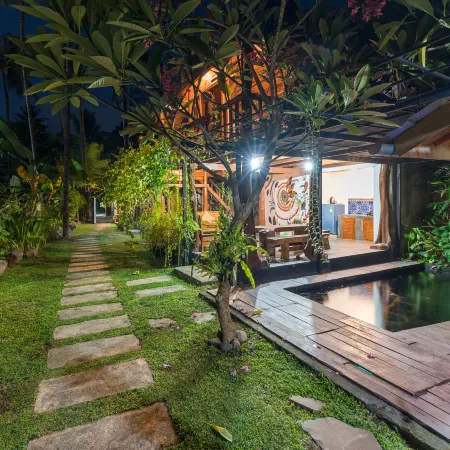 Tahlia's Villa
