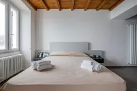 Eldorado: Romantic Seafront Getaway