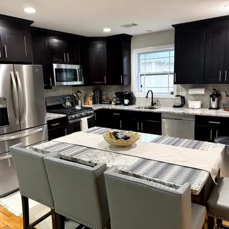 Spacious 3BR Near EWR, MetLife & NYC | Parking