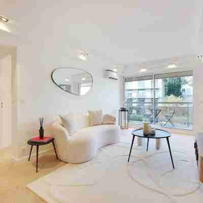 Charming apt with balcony - 2BR/4P - Suresnes Others