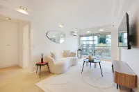 Charming apt with balcony - 2BR/4P - Suresnes