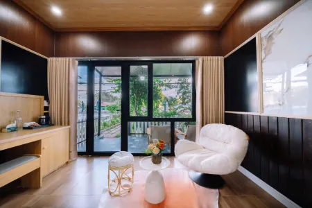 Tsunami Bungalow Отели рядом с достопримечательностью «Paradise Island|Titop Island»