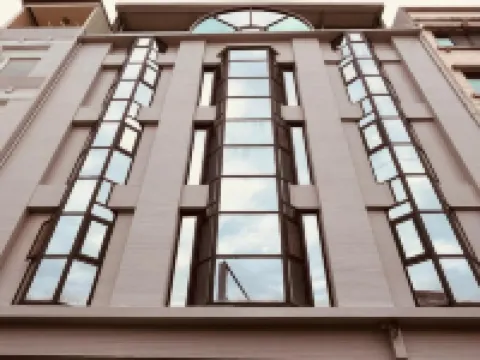 Yoshi Hotel - Tainan Sinmei Branch 海安路芸術街周辺のホテル