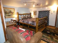 Yellowstone Motel - Only adults. All rooms have kitchens! - Airport Shuttle