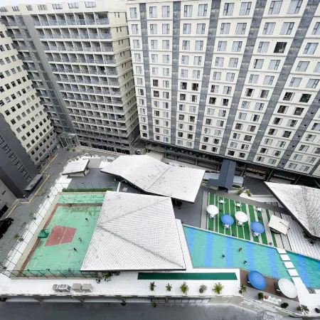 richtour bayport west naia garden Отели рядом с достопримечательностью «Arista Place»