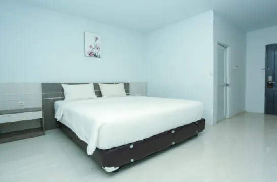 OYO 93774 Khaira Kos Dan PenginapanNearYani Heahlerr Hotels in Sungai Salai