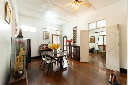 รูปภาพของบ้านขาว