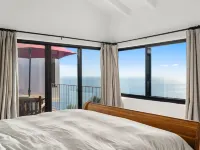 Panoramic Ocean View, 7 Bedroom Gated Villa, with Tennis Court and Swimming Pool Hotéis em Malibu
