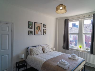 Family & Contractor Stay | Sleeps 6 | Free Parking