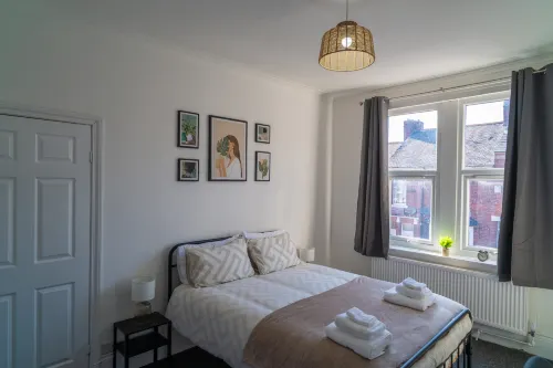 Family & Contractor Stay | Sleeps 6 | Free Parking - 3-Star