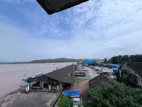 Golden Seaview - parking
