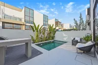 Luxury 5BR Townhouse with Private Pool | Dubai -  case vacanza in affitto