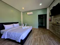 ARIYA GREENSTAY RESORT - Parking