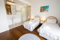 Caba Break Holiday Apartments - Parking