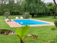 paradisiacal chalet on the banks of the Marne Hotels in Isles-lès-Villenoy