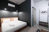 Sailomyen Cafe and Hostel