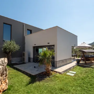 Notos Club - 14 Premium Villas with Openair Restaurant&Tennis Court in Nature