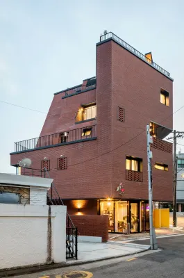 Space in Blackstone Hotels in 