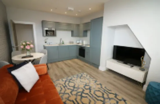 Sea View 2-Bed Family Apt w/ Free Gym & Parking