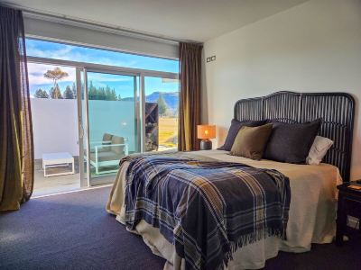 Infinity Lakeview