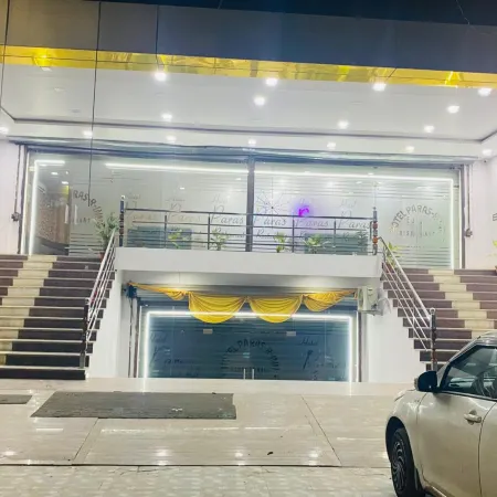 Hotel Paras R Inn